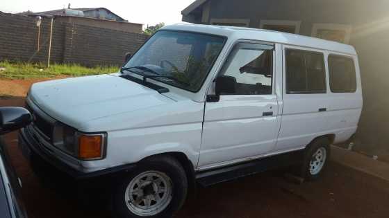 TOYOTA VENTURE FOR SALE