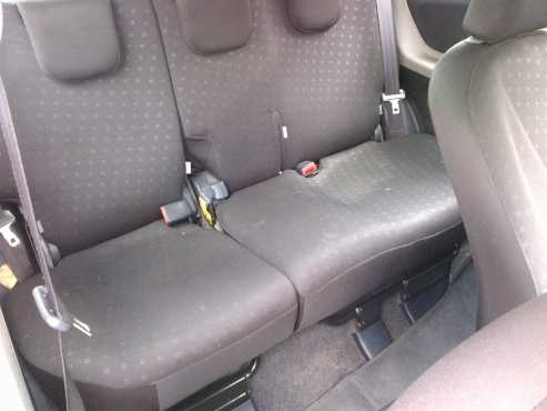 toyota yaris 1.1i 2008 180000km r64950-00  5 speed  fuel saver  aircon   power steerin