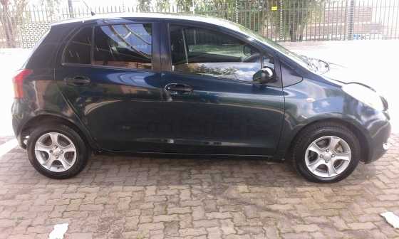 toyota yaris 1.3 vvti ac.radio clean inside and outside bargain