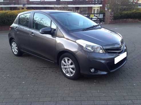 TOYOTA YARIS GREY COLOUR