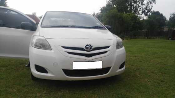 Toyota Yaris T3 White 2008 Sedan 176000km Good Condition R68000 neg