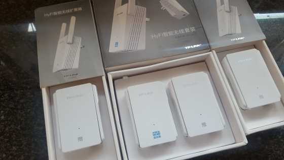 TP-Link Hyfi Power Cable Network WIFI signal booster.