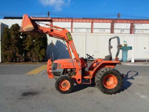 Tractor with Front End Loader - Diesel - 3 Point Hitch - PTO - 4x4