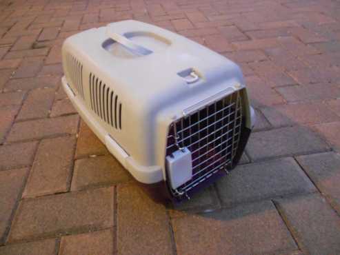 Travel cage for dogs or cats