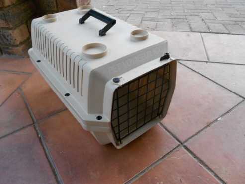 Travel cage for dogs or cats