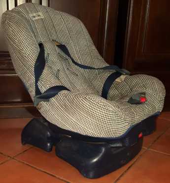 TRAVEL SAFE CAR CHAIR (BLUE AND WHITE)  R350