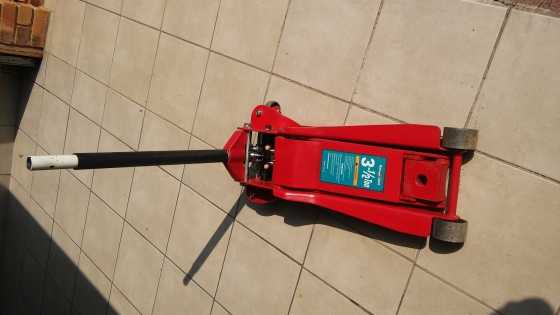 TROLEY JACK 3AND12 TON R850.00