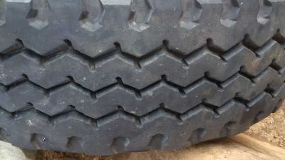 Truck Tyre Size 31580R225 with rim