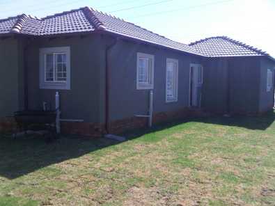 TUSCAN STYLE HOUSE IN NELLMAPIUS, PRETORIA EAST