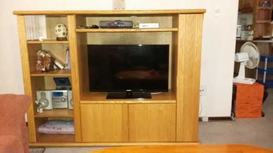 TV entertainment unit oak