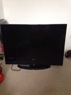 Tv flatscreen Logik 32quot LCD. Including stand and wall bracket.