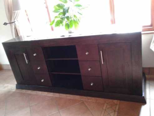 TV  PLASMA STAND. MAHOGANY TV PLASMA CABINET. Stunning, Quality Cabinet