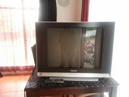 Tv Samsung 72cm with remote and Tv Cabinet