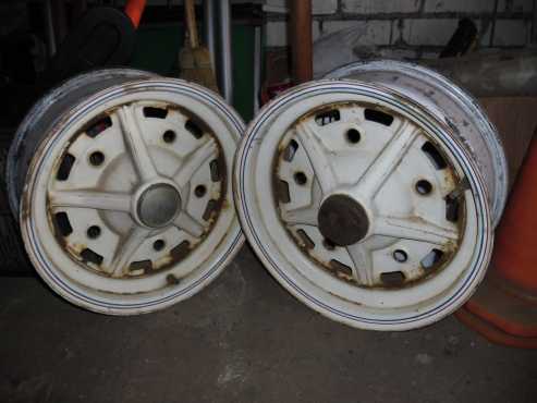 Two 2nd hand beetle rims for sale