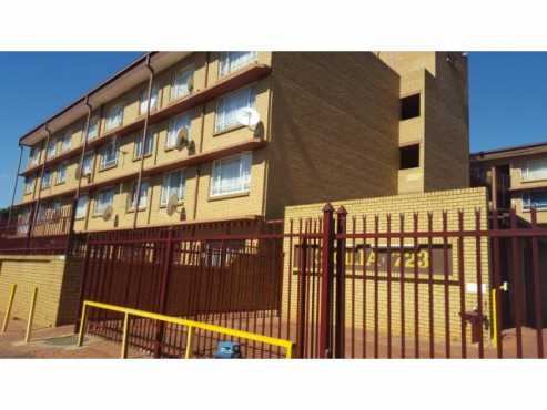 Two bedroom flat for sale in Pretoria Gardens - BKE1077