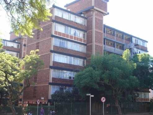 Two neat bedroom flat in the East of Sunnyside.