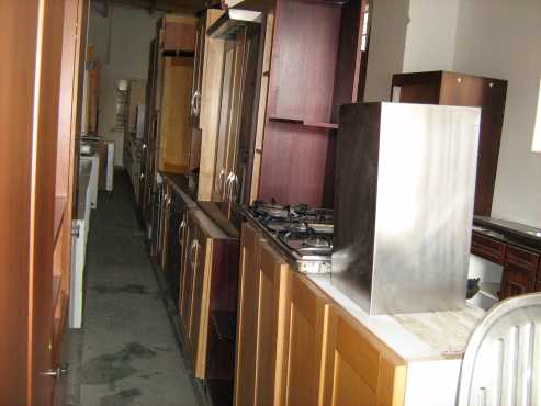 Two Tone Mahogany Maple Kitchen with Rusternburg Granite