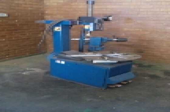 tyre changing machine