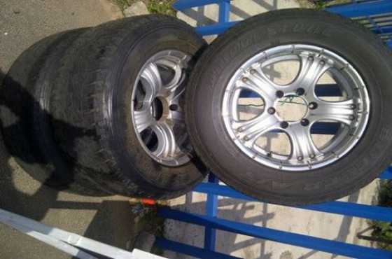 tyres (bridgestone) 26565r17 to fit for nissan  ford toyota bakkie