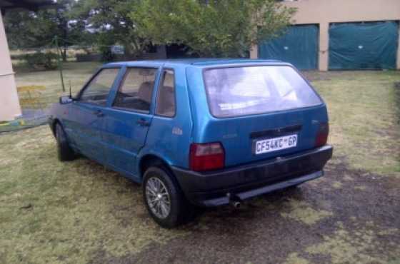 Uno Mia 1.1 4 door 1998 model for sale