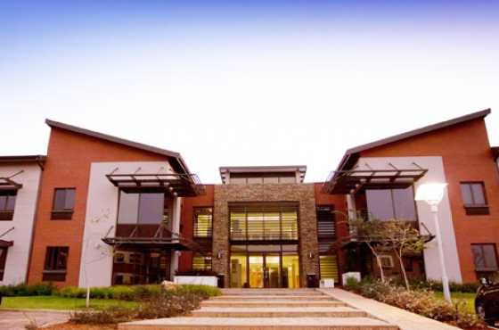 UP-MARKET OFFICES FULLY FURNISHED TO LET IN STONERIDGE, EDENVALE