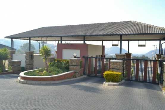 Upmarket and Secure 2 Bed in Oakdene Joburg South