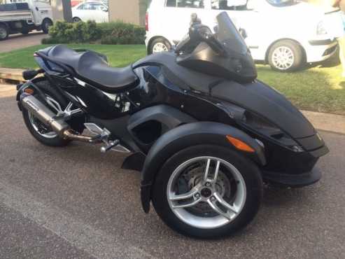 Urgent Sale  Can am Spyder  1000 cc