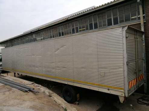 Urgently selling a pony trailer