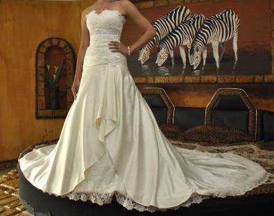 USED WEDDING DRESS