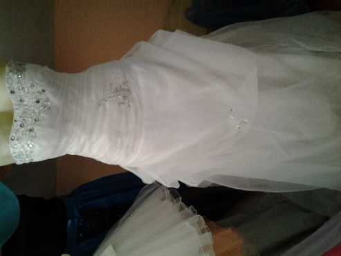 UsedNew wedding gowns for sale from R800 going up