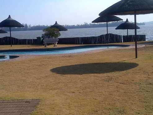 Vaal Dam, holliday home, Sleeps 8 R1100, per day, weekend R2800