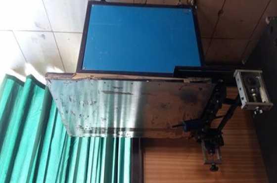 Vacuum bed screen printing machine