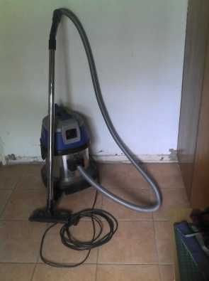 Vacuum Cleaner 15 Litre wet or dry