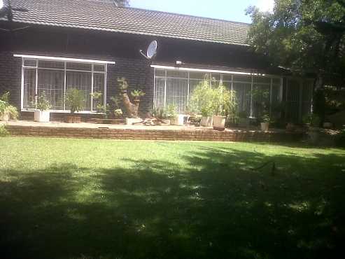 VANDERBIJLPARK To rent spacious 3 Bedroom House on small holding