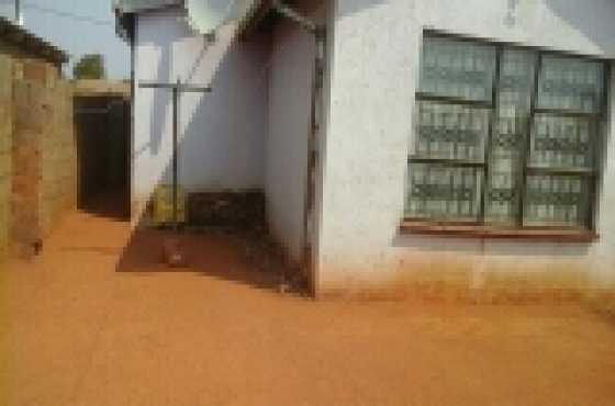 Very Big 3 bedroom in Sosha Ext 10 for sale