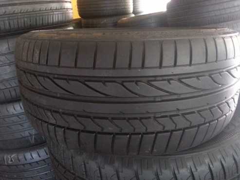 VERY GOOD SECOND HAND 275 40 20 run flat ON 65 TREAD.