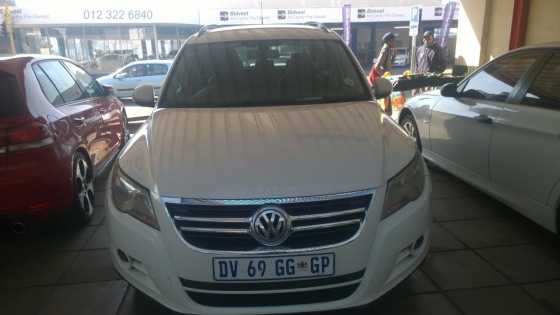 Very Neat 2008 Volkswagen tiguan with low km for bargain price