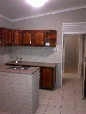 Very neat Bachelor flat to rent in Dawnview, Germiston