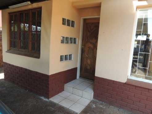 Very neat, Spacious 3 bedroom house in Daspoort