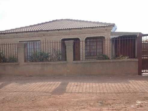 VERY NICE 2BEDROOM HOUSE FOR SALE SOSHANGUVE BLOCK V