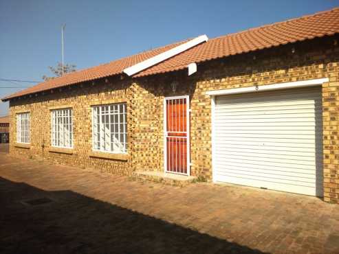 Very Spacious 2 Bed 2 Bath Townhouse - Nigel, Gauteng