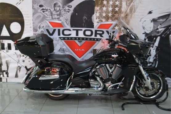 Victory Cross Country Tour 106Ci