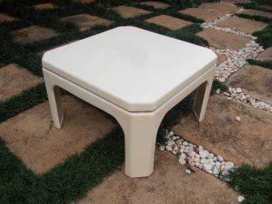 Vintage 1970039s80039s fibreglass table, great condit