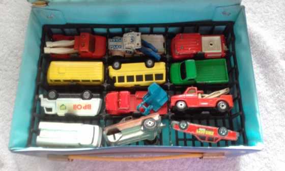 Vintage Car case and cars