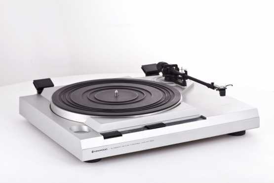 Vintage Kenwood KD-1600 Turntable