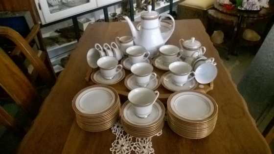 Vintage Noritake Kensington 2029 104 Piece In Mint Condition ( 12 Seater )