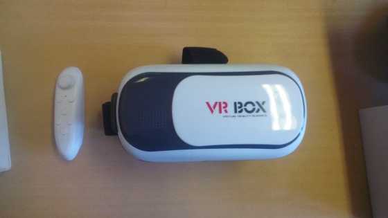 Virtual Reality Goggles with controller