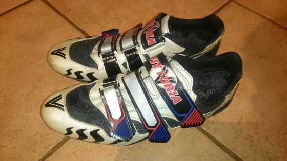 Vittoria Road Shoes Size 11