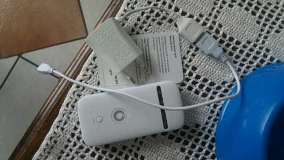 Vodacom Modem with 2 Samsung Chargers in excellent condition
