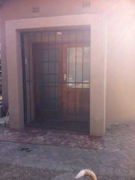 Vol Gemubileerde Studio flat Rondawel te huur in Rietfontein Pretoria.